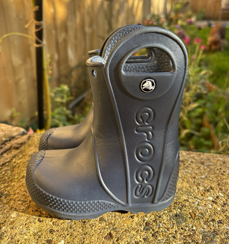 Crocs handle rain - crocs,