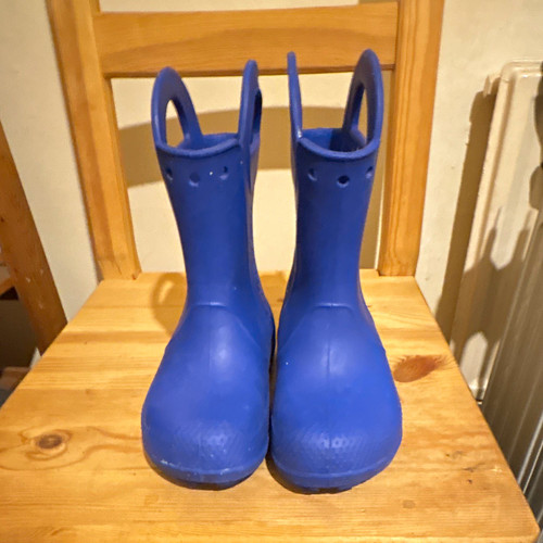 Crocs handle rain - handle, it